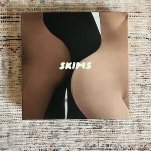 Skims Seamless Sculpt Lifting Short - Small - Cocoa